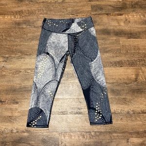 Fabletics Abstract Dot Design Cropped Leggings S